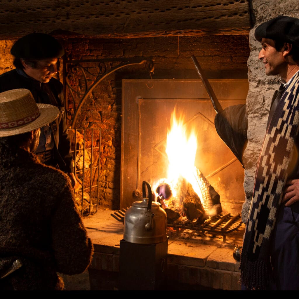Estancia La Bamba de Areco fireplace with gauchos